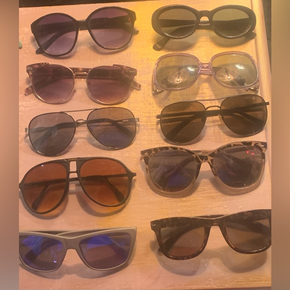 SUNGLASSES - lot of 20
